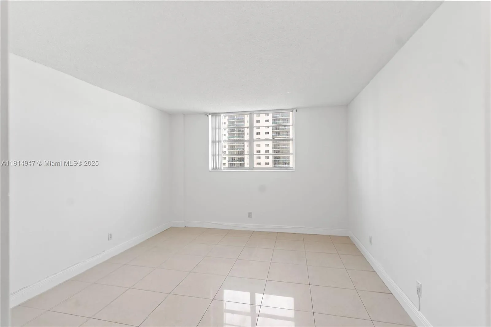 Sunny Isles Beach, Florida 33160, United States, 2 Bedrooms Bedrooms, ,2 BathroomsBathrooms,Residential,Active,143435