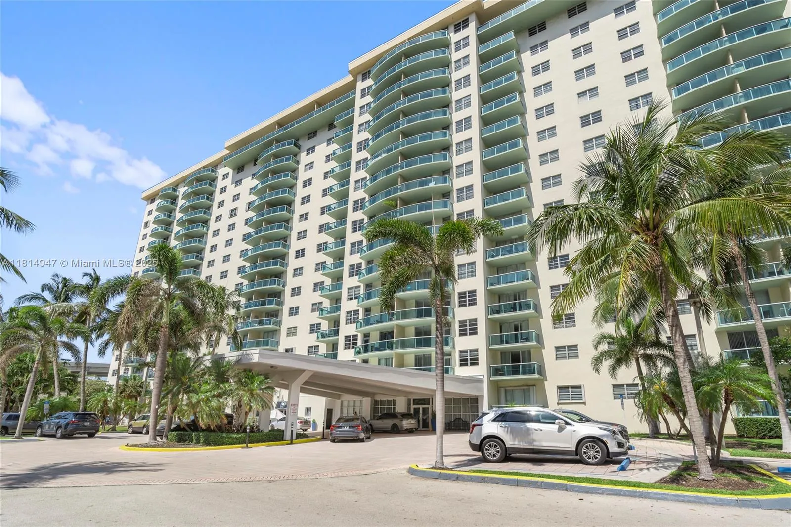Sunny Isles Beach, Florida 33160, United States, 2 Bedrooms Bedrooms, ,2 BathroomsBathrooms,Residential,Active,143435