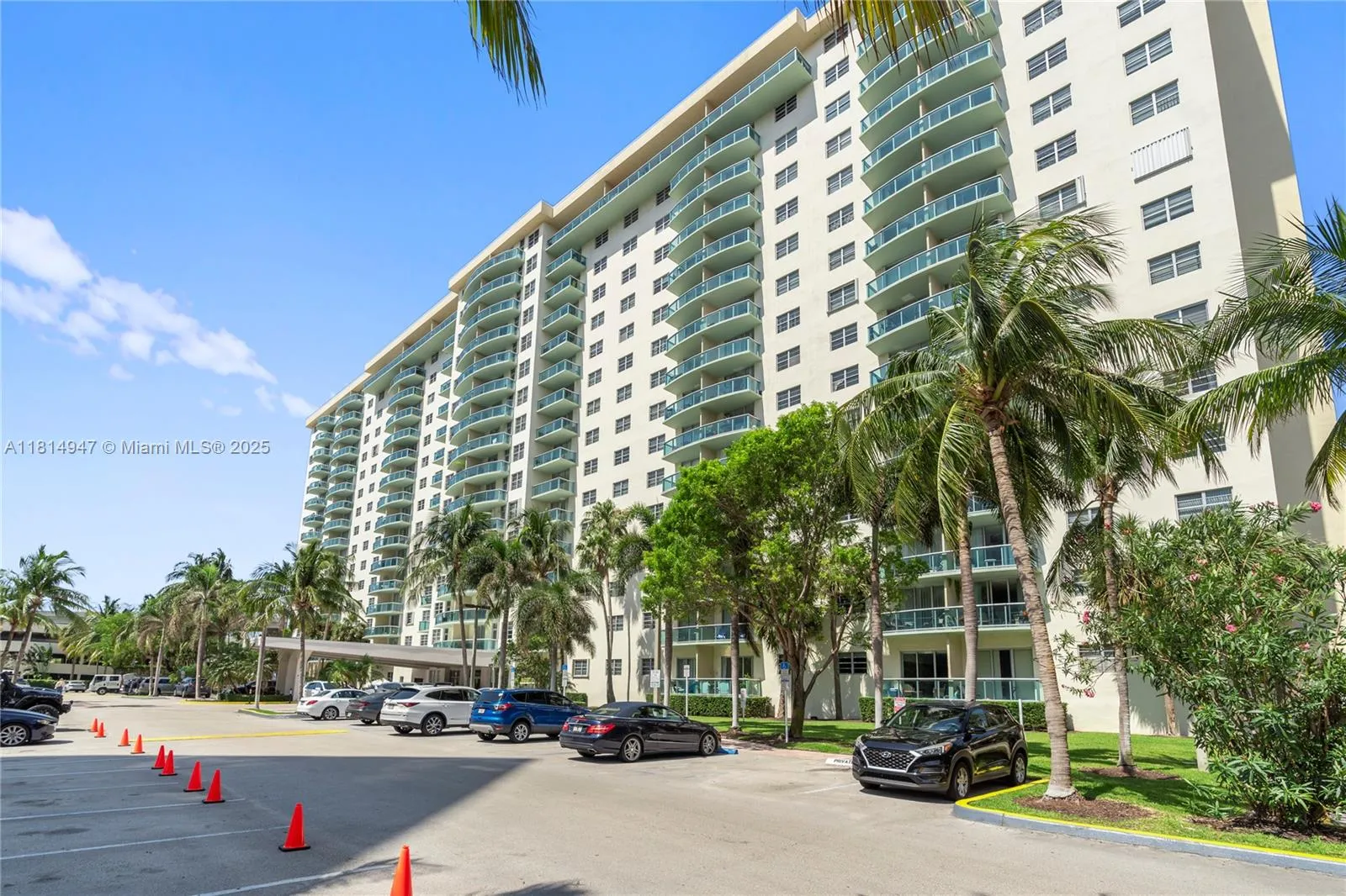Sunny Isles Beach, Florida 33160, United States, 2 Bedrooms Bedrooms, ,2 BathroomsBathrooms,Residential,Active,143435