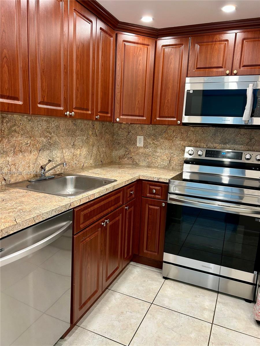 MONTECARLO CONDO - Residential Lease