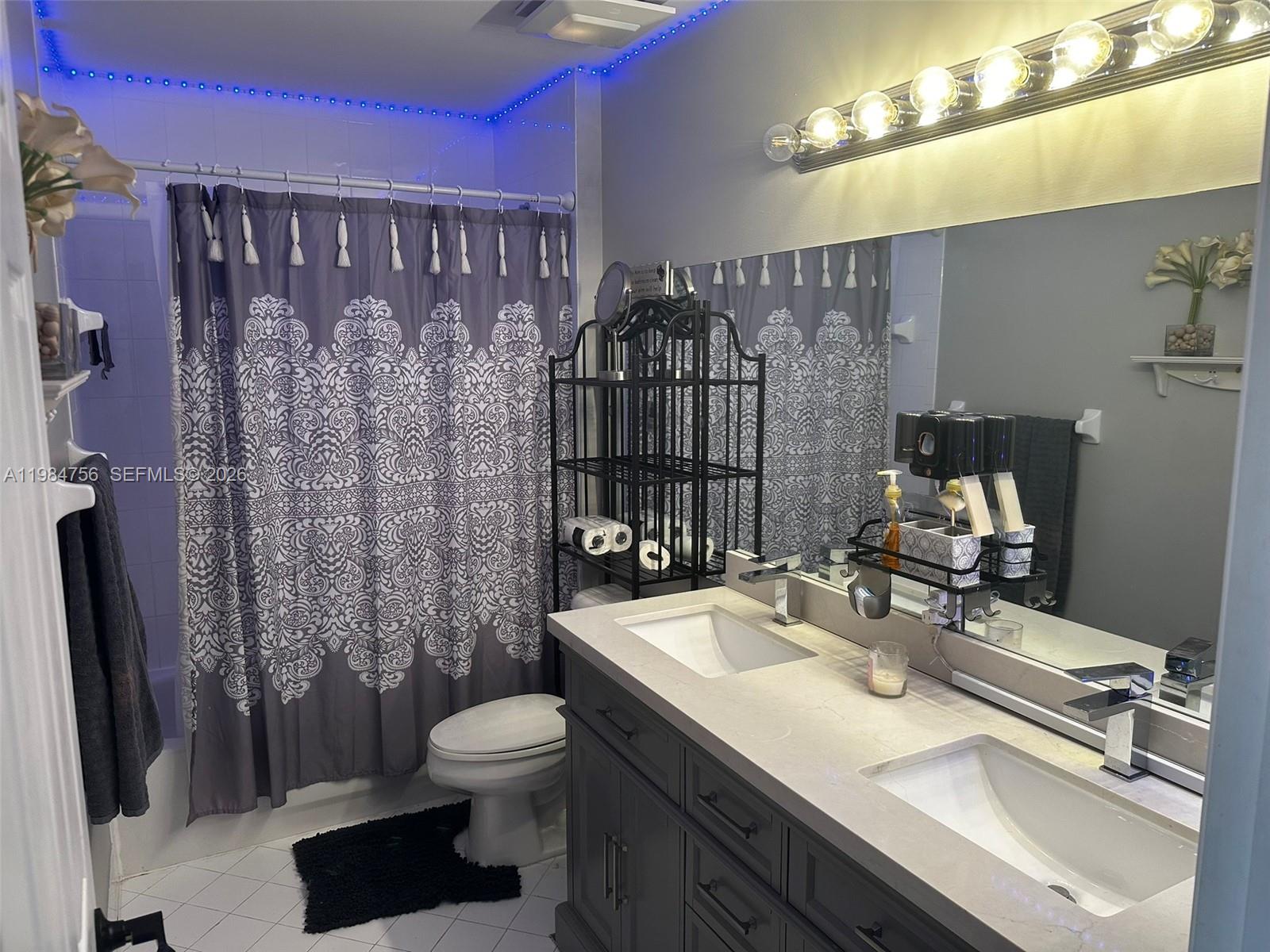 TOWNGATE - Residential