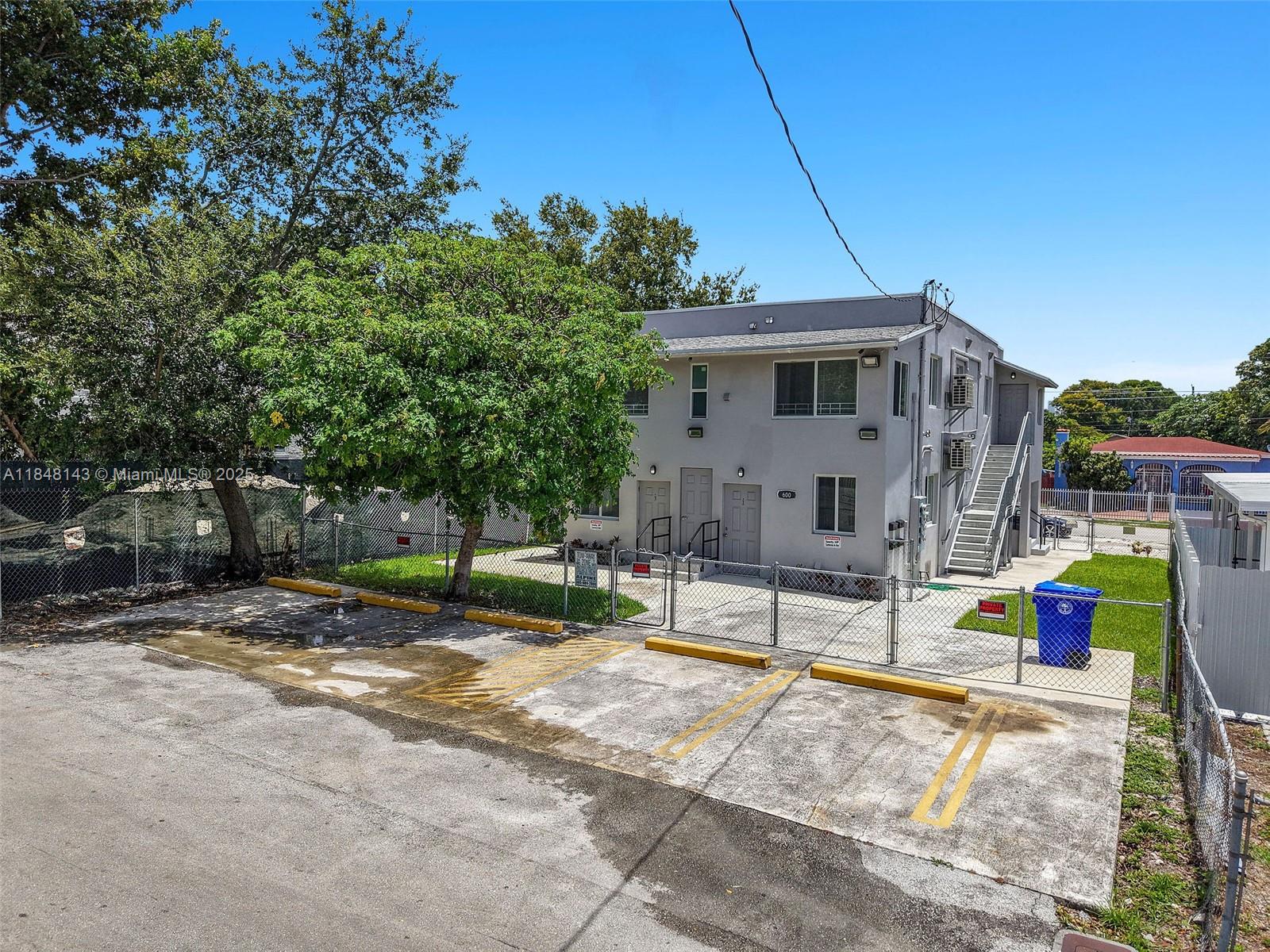 600 NW 25th Ct