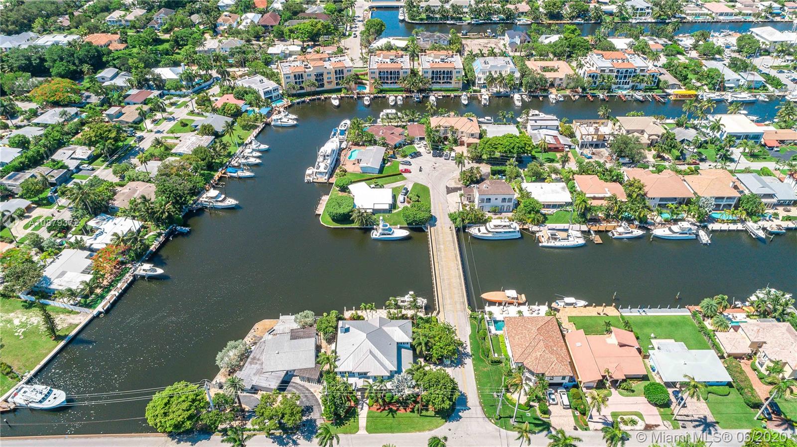 LAUDERDALE HARBORS SEC A - Residential