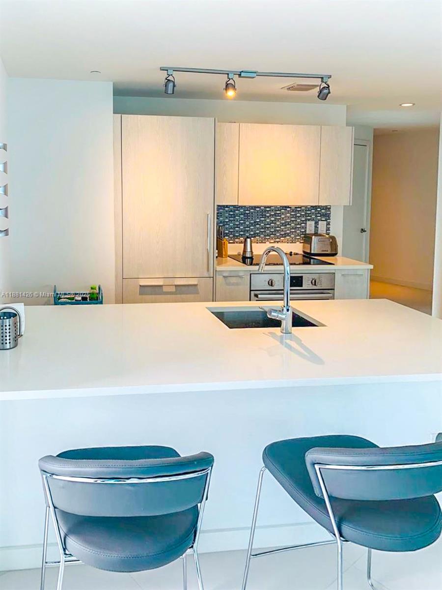 PARAISO BAYVIEWS CONDO - Residential Lease