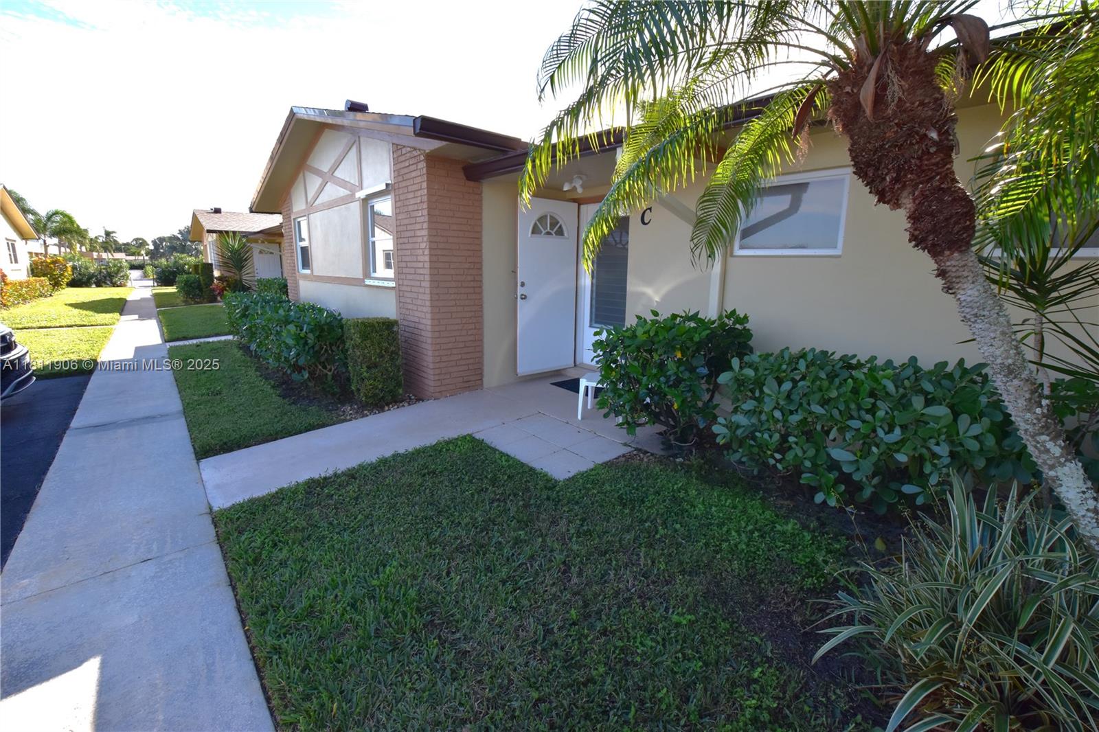 2862 W Crosley Dr C