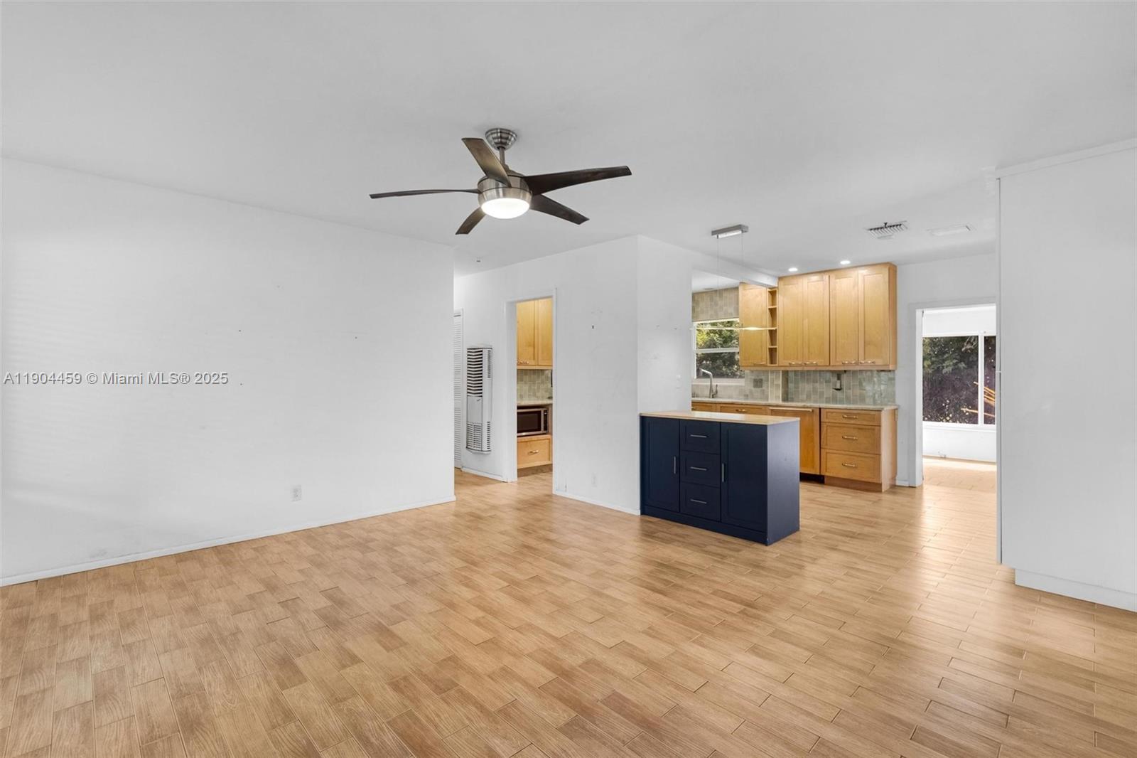 TOD ACRES COUNTRY CLUB SE - Residential