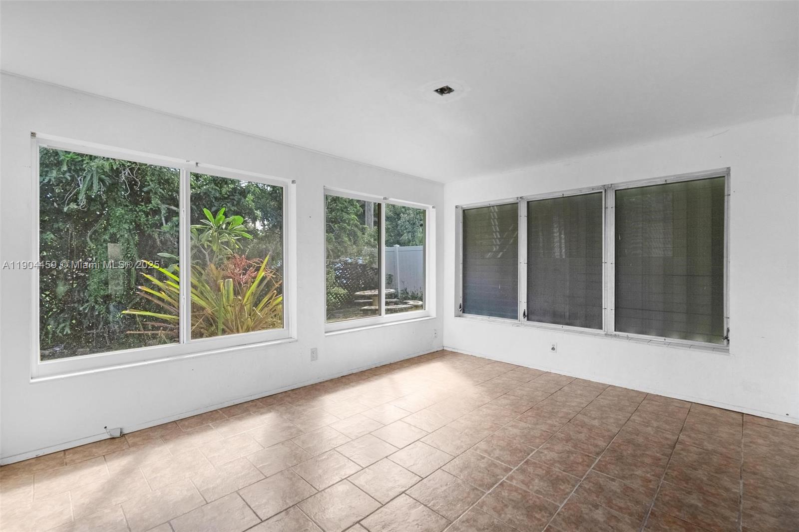 TOD ACRES COUNTRY CLUB SE - Residential