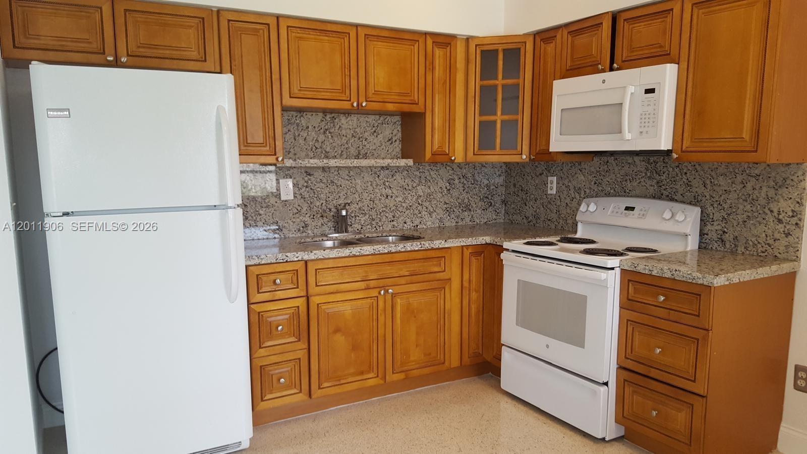 SOUTH BAY ESTATES - Residential Income