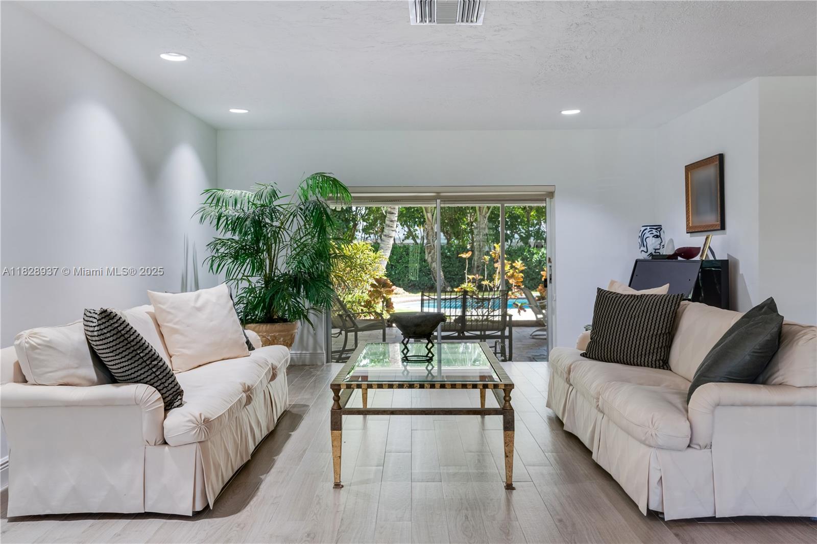8121 SW 139th Ter