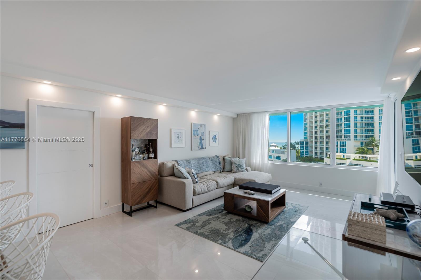 400 S Pointe Dr 702