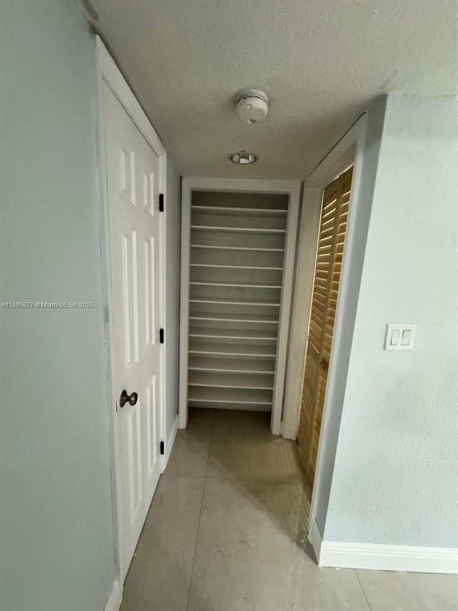 COUNTRY CLUB OF MIAMI CON - Residential