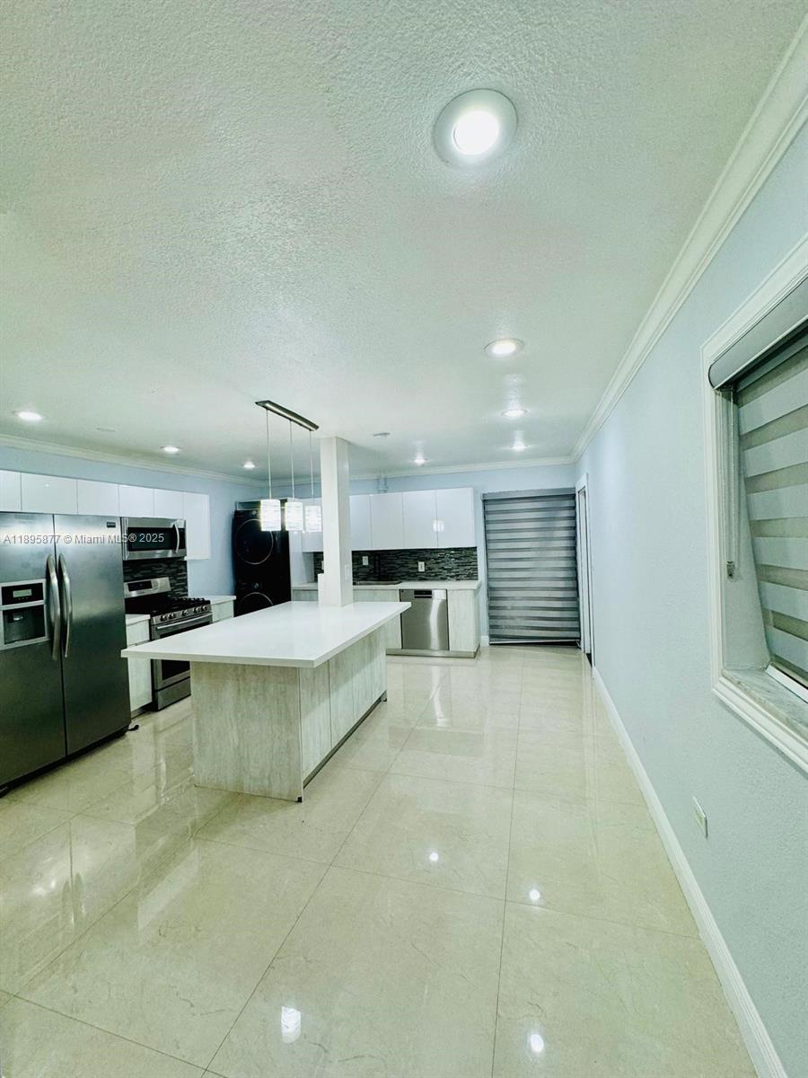 COUNTRY CLUB OF MIAMI CON - Residential