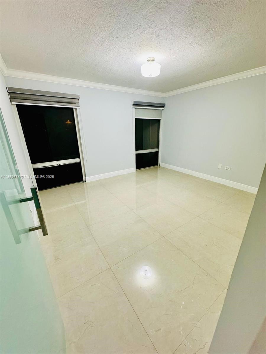 COUNTRY CLUB OF MIAMI CON - Residential