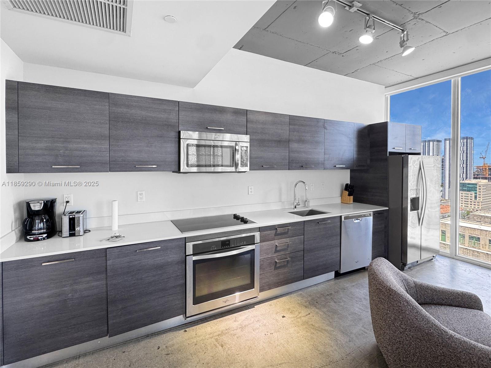 151 SE 1st St 2702