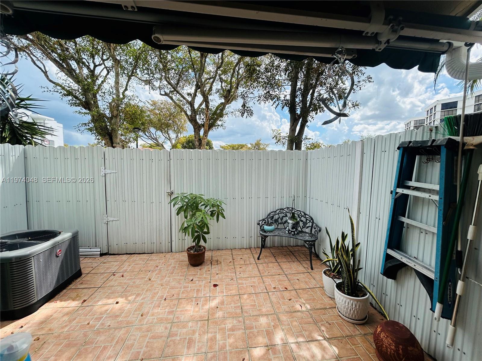 KENDALE LAKES NORTH SEC 9 - Residential