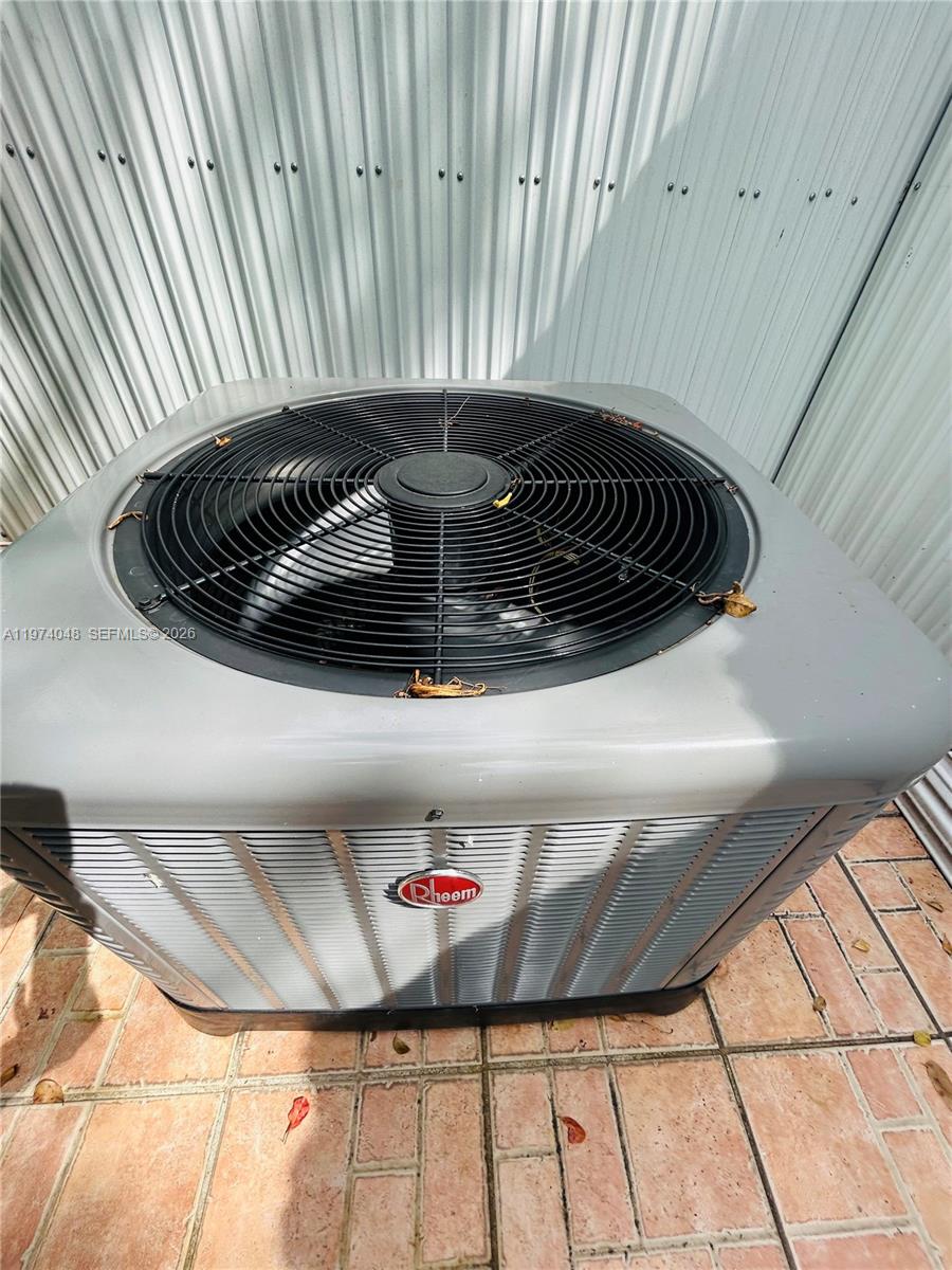 KENDALE LAKES NORTH SEC 9 - Residential