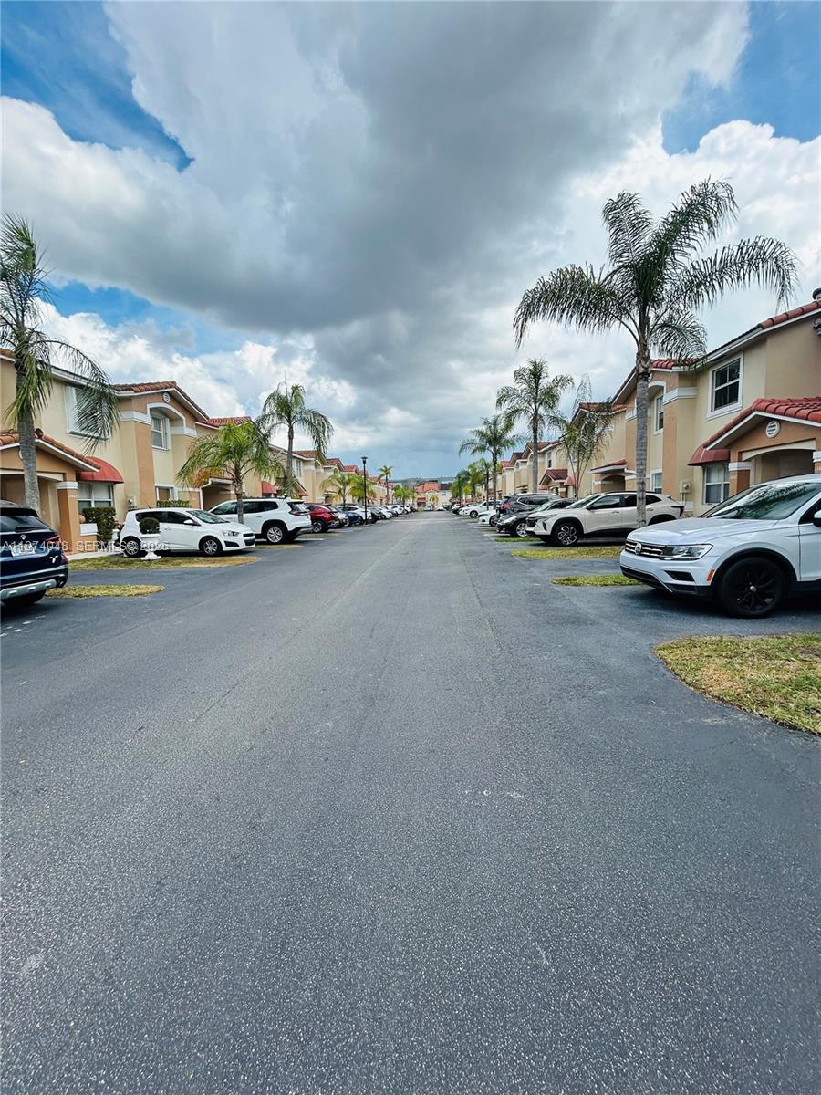 KENDALE LAKES NORTH SEC 9 - Residential