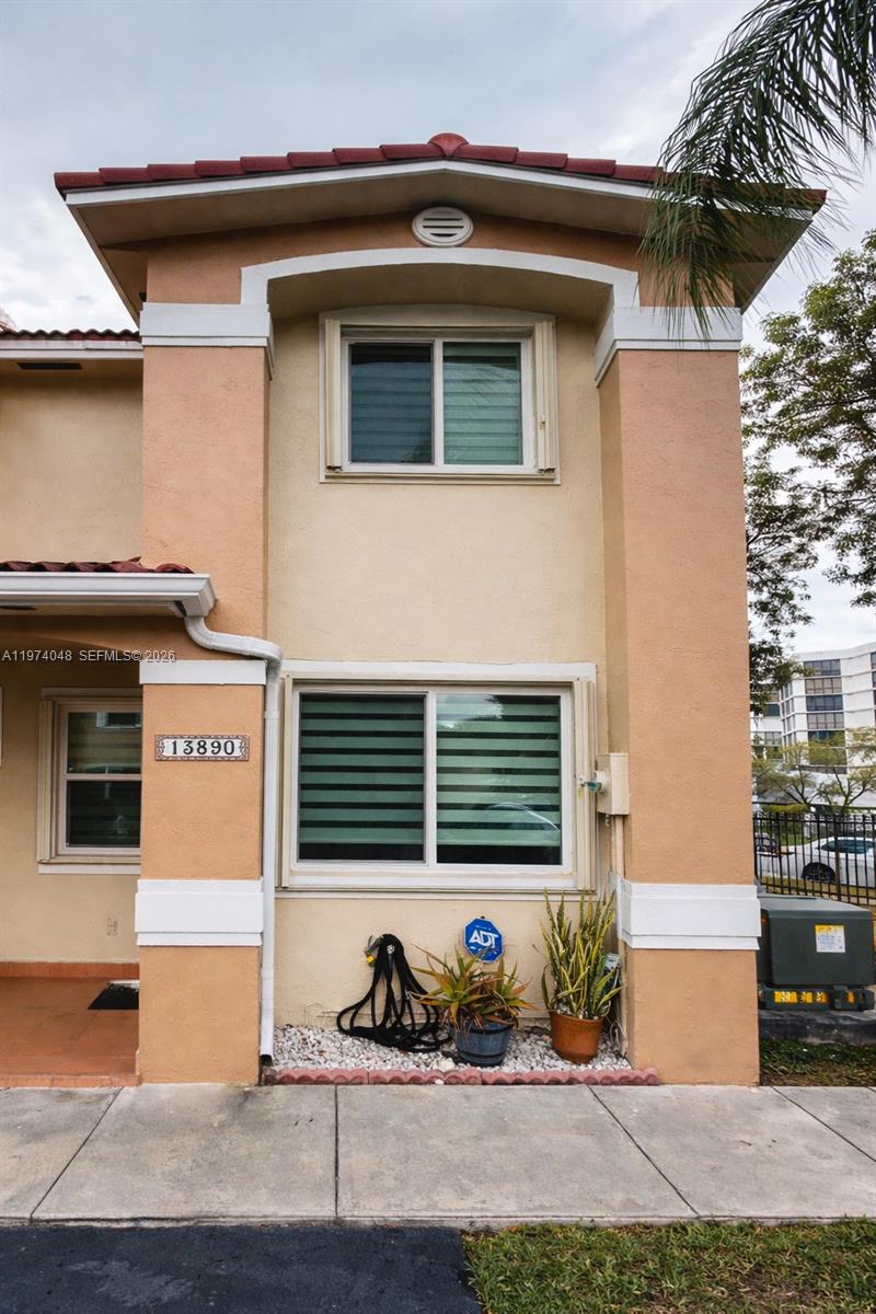 KENDALE LAKES NORTH SEC 9 - Residential