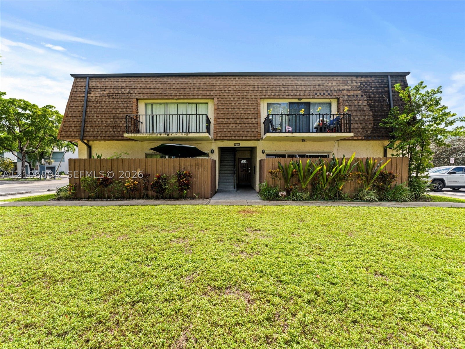 7401 W Sunrise Blvd