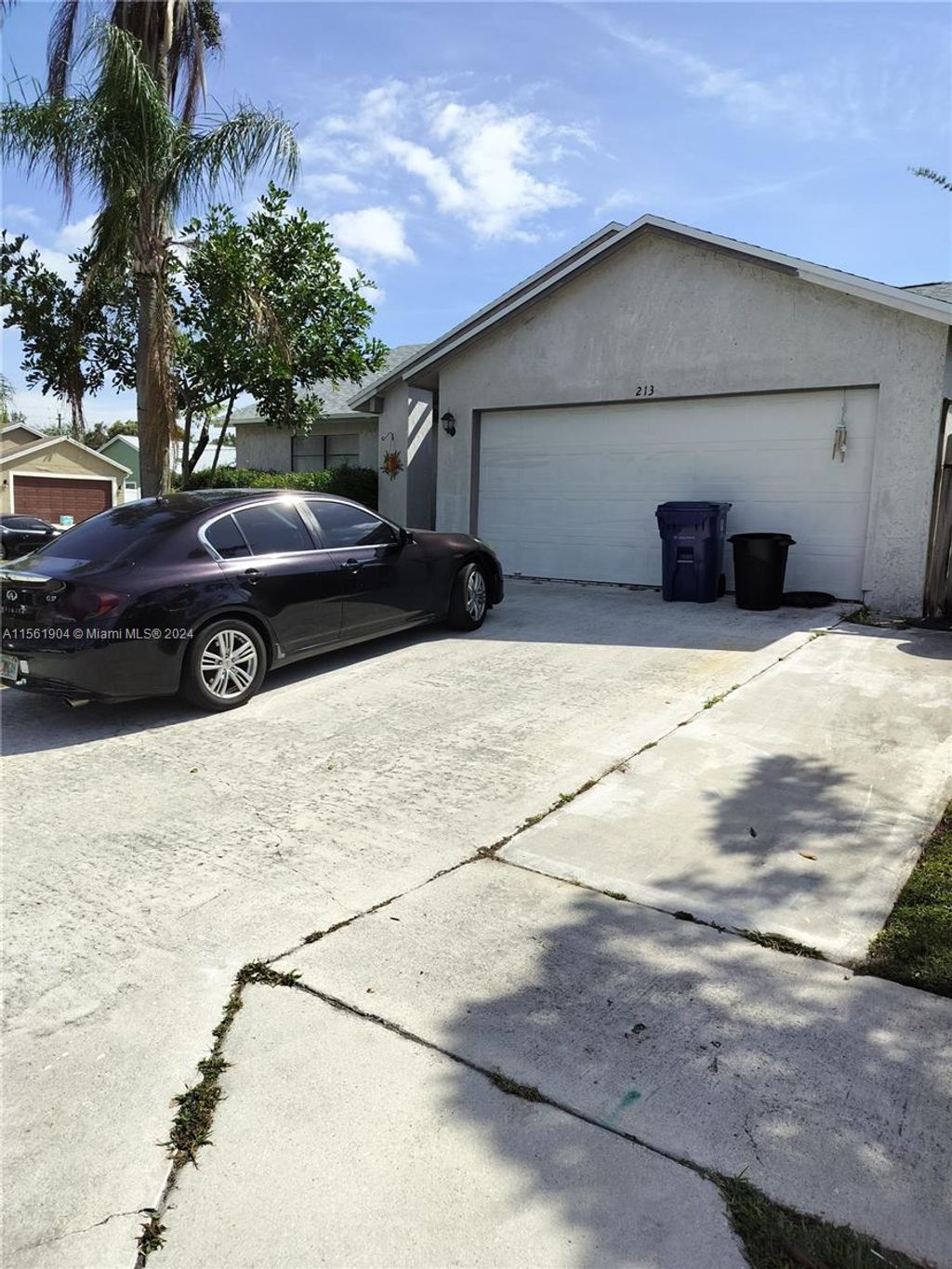 Photo of 213 Woodbridge Dr, Jupiter, FL 33458 (MLS # A11561904)