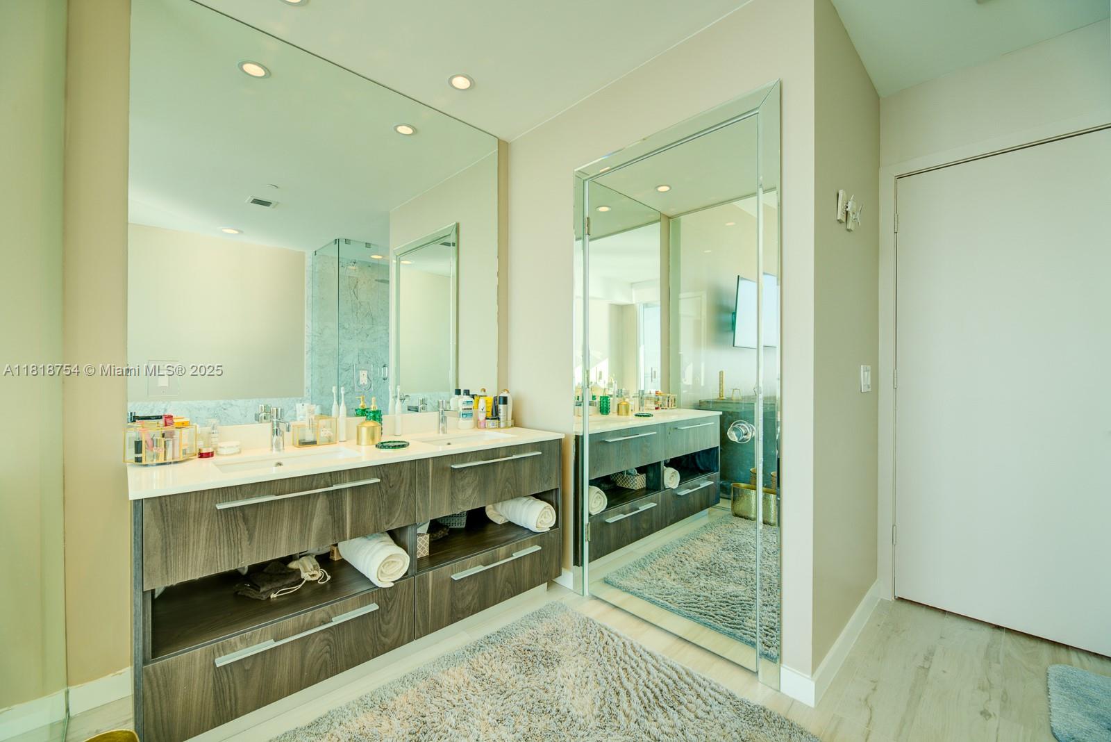 GRAN PARAISO CONDO - Residential Lease