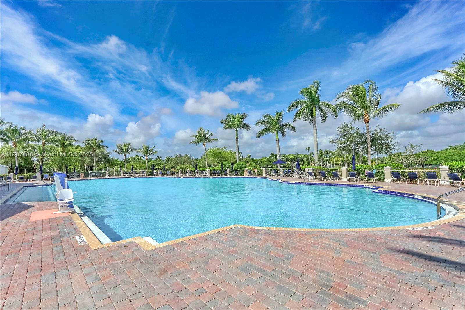 THE COURTS AT BAYSHORE II - Residential