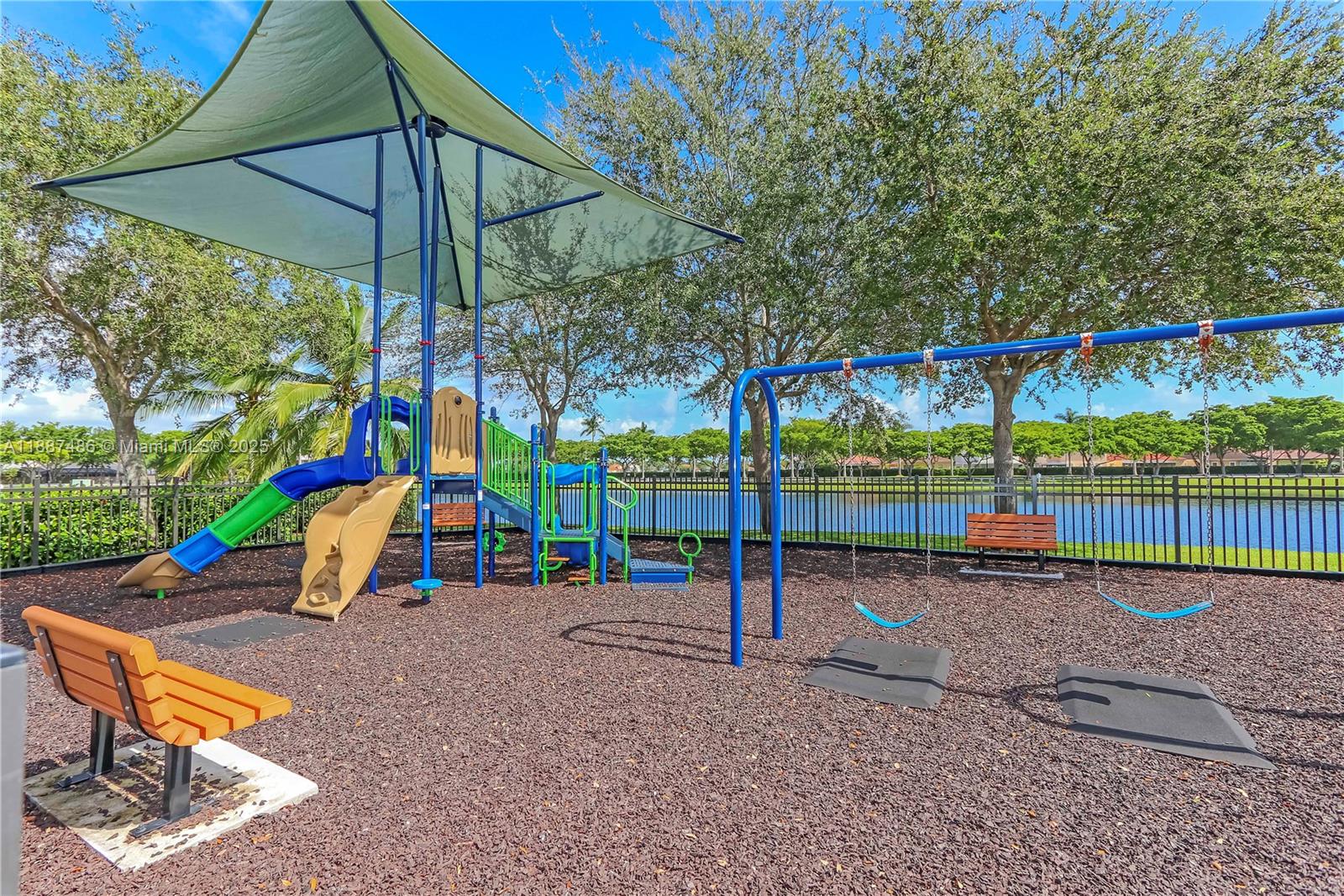 THE COURTS AT BAYSHORE II - Residential