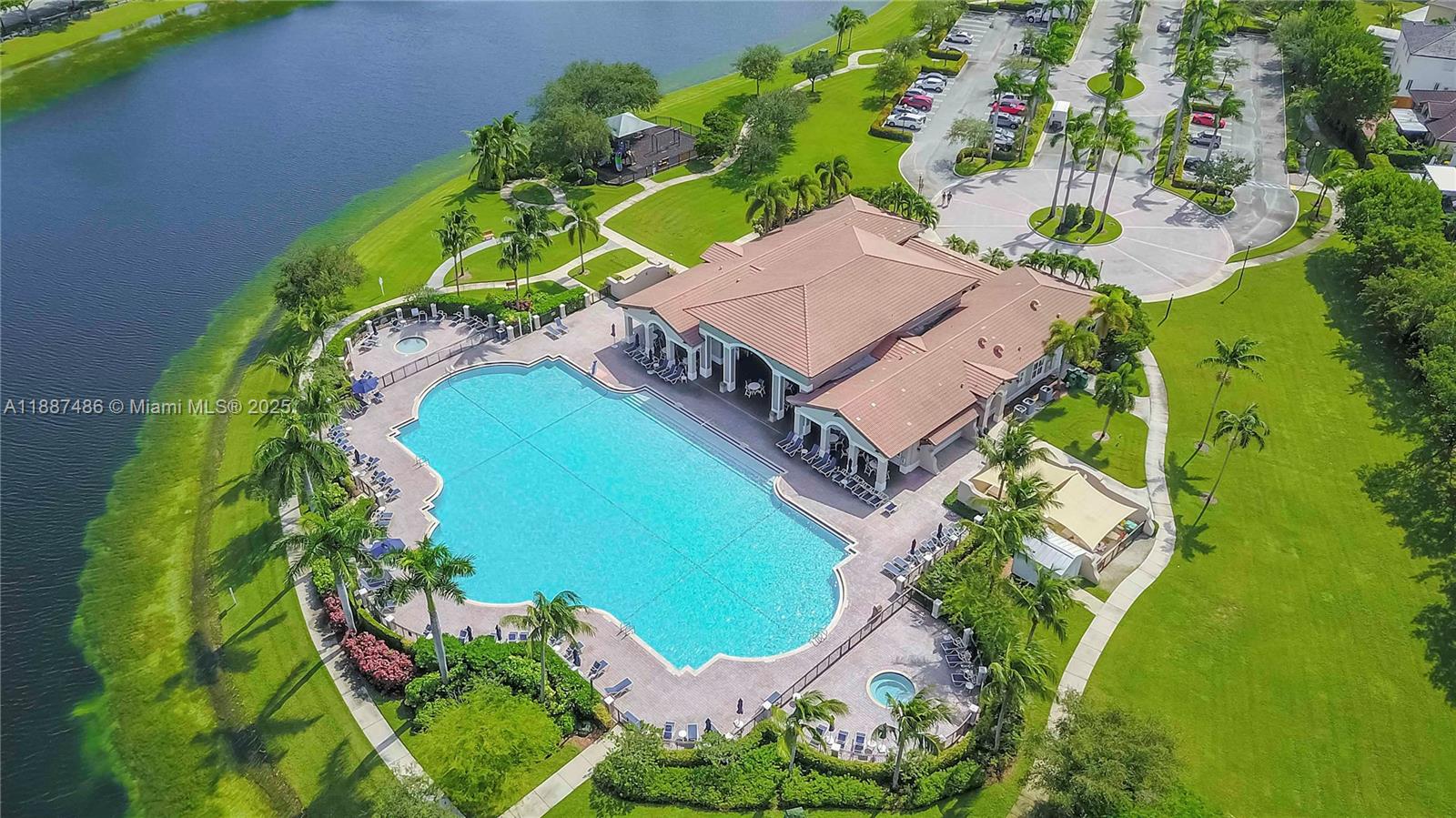 THE COURTS AT BAYSHORE II - Residential