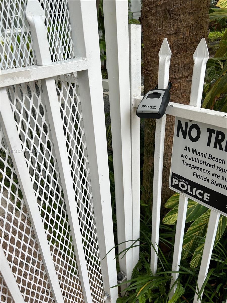 THE PINEAPPLE CONDO - Residential Lease