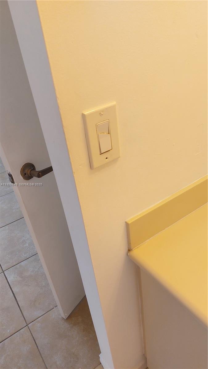 THE COURTS AT DORAL ISLES - Residential Lease