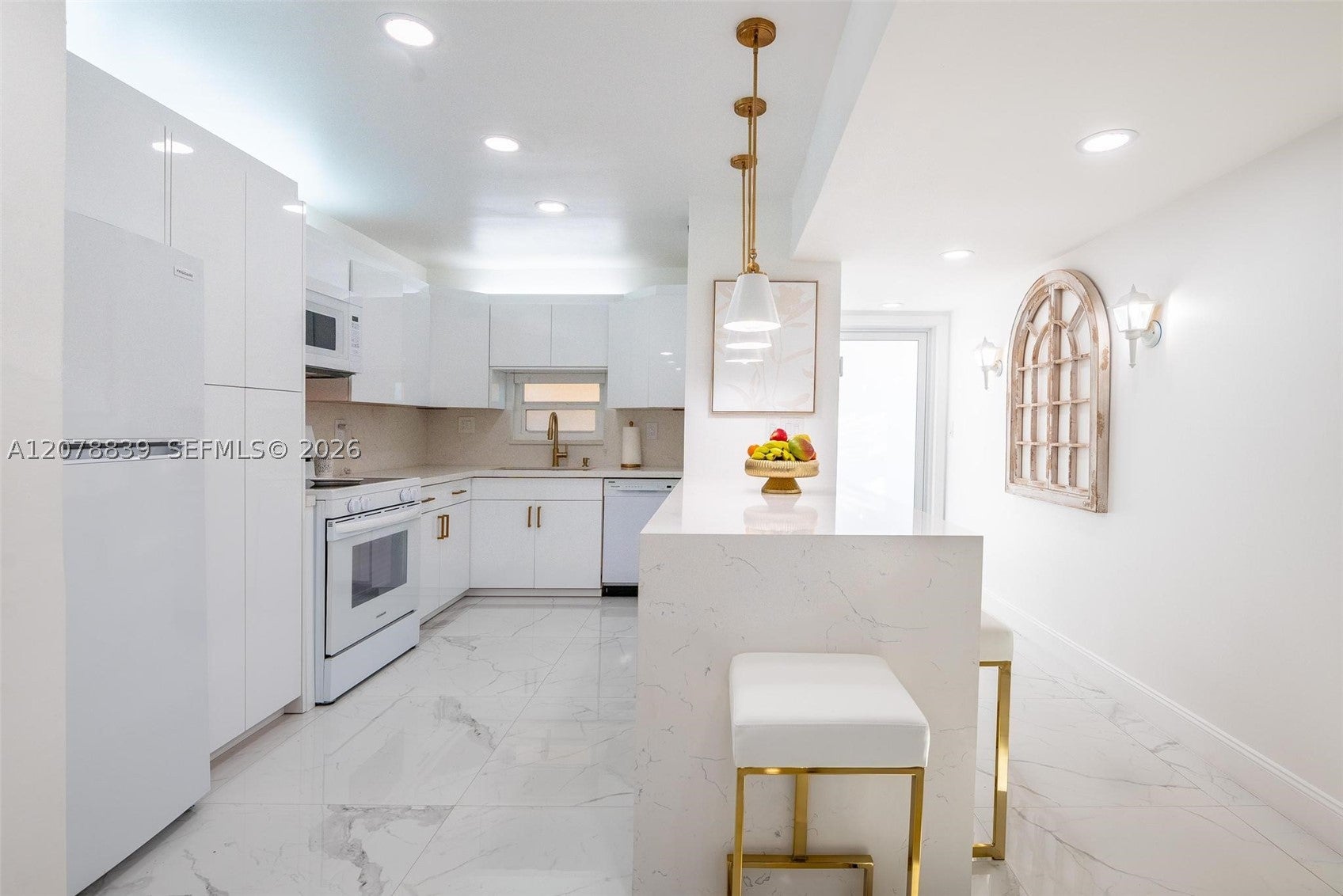 300 S Hollybrook Dr 310