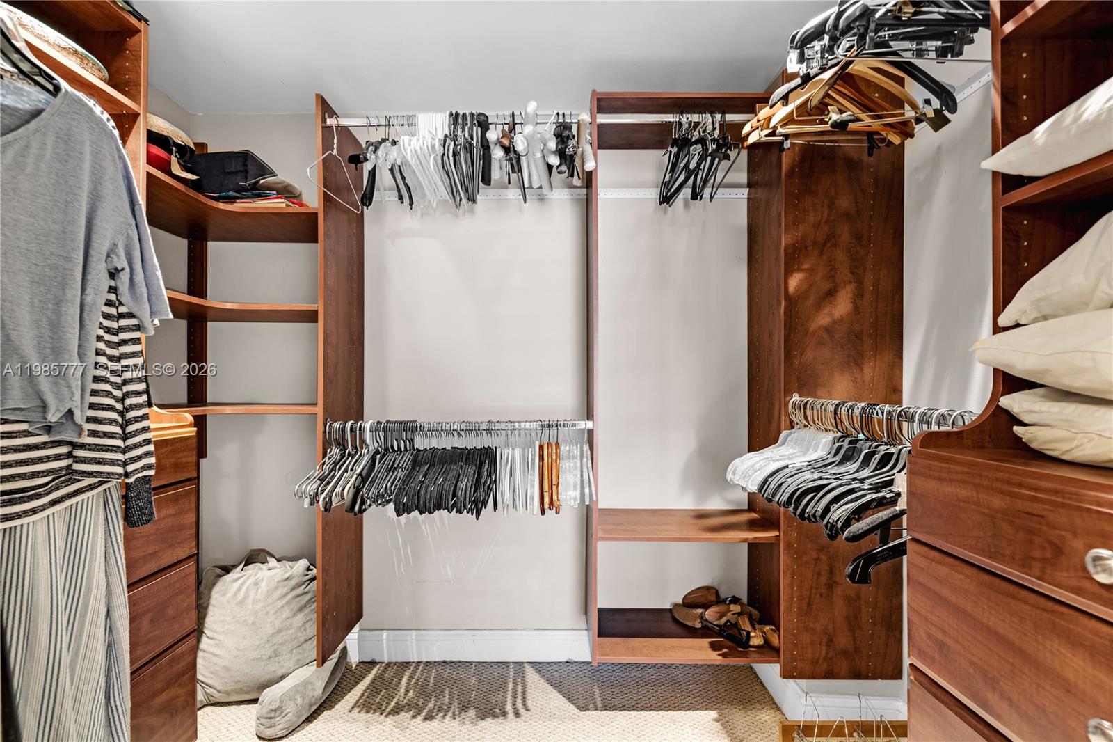 ATLANTIS ON BRICKELL COND - Residential