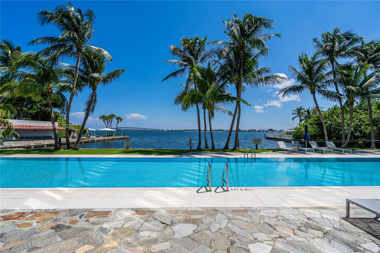 ATLANTIS ON BRICKELL COND - Residential