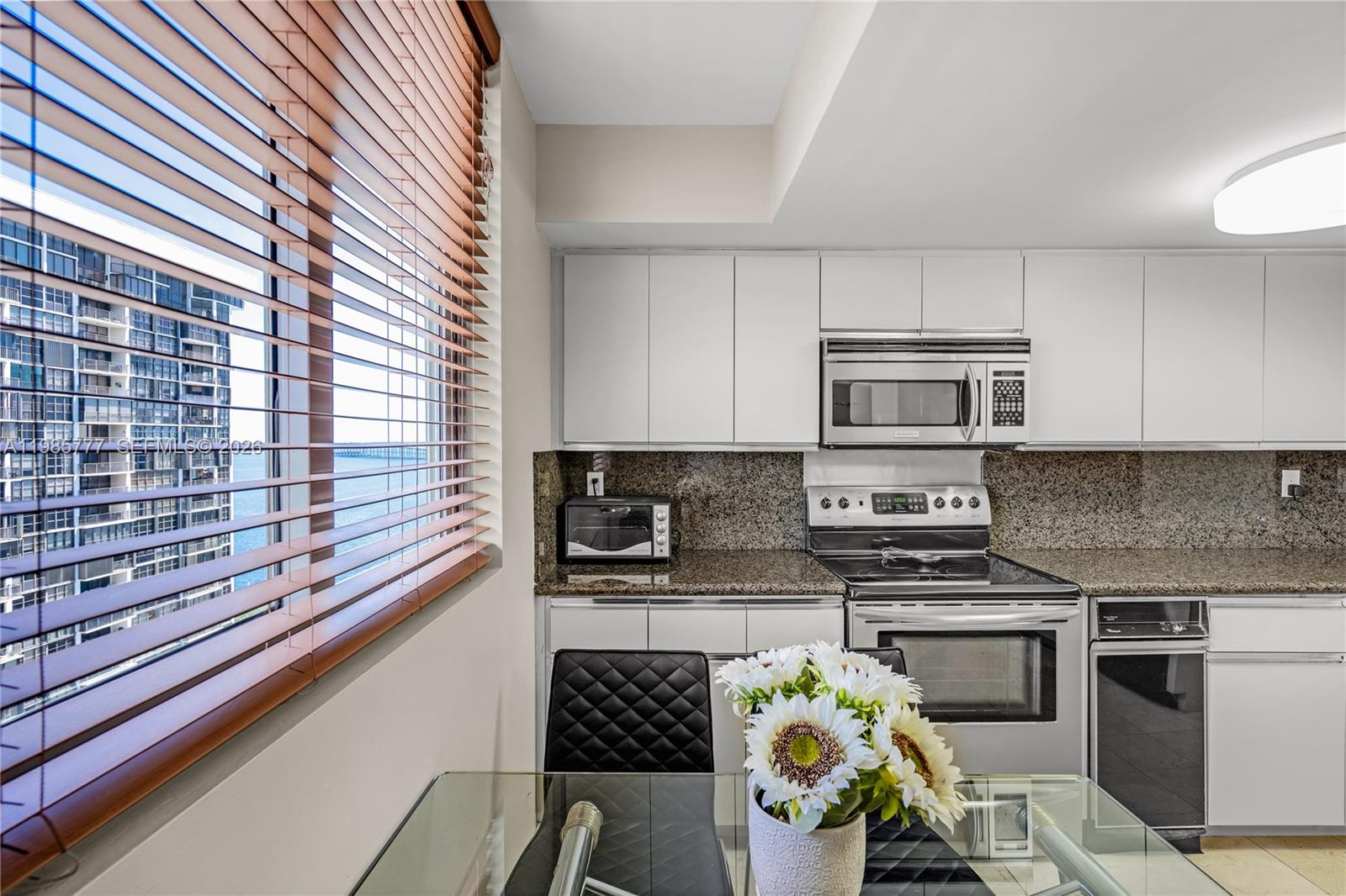 ATLANTIS ON BRICKELL COND - Residential