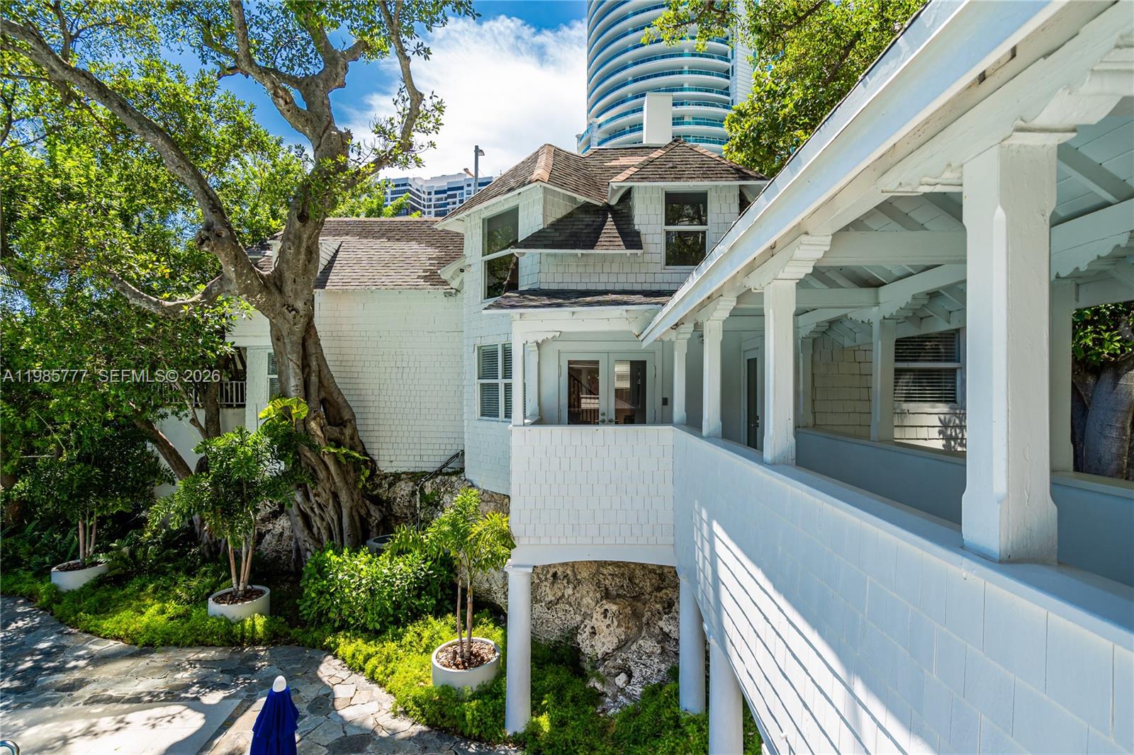 ATLANTIS ON BRICKELL COND - Residential