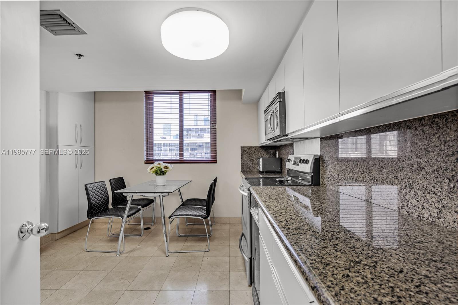 ATLANTIS ON BRICKELL COND - Residential