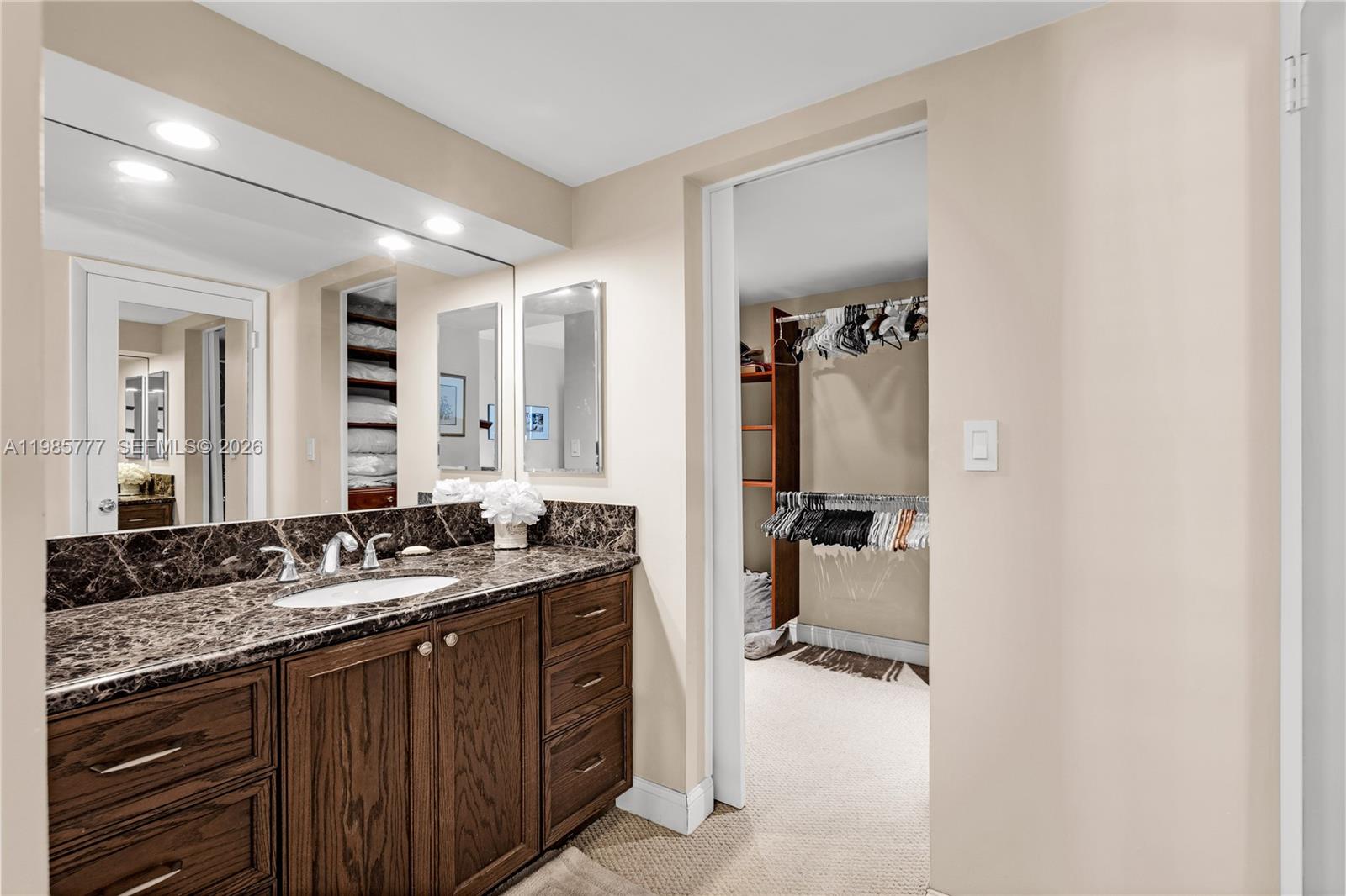 ATLANTIS ON BRICKELL COND - Residential