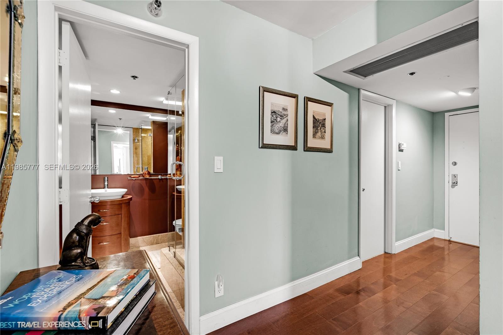 ATLANTIS ON BRICKELL COND - Residential