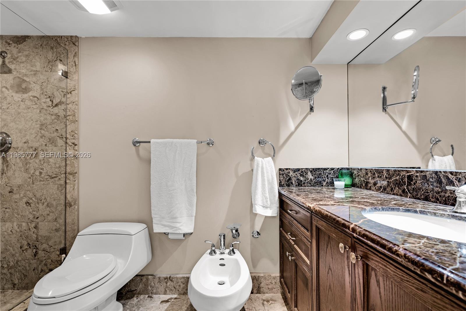 ATLANTIS ON BRICKELL COND - Residential