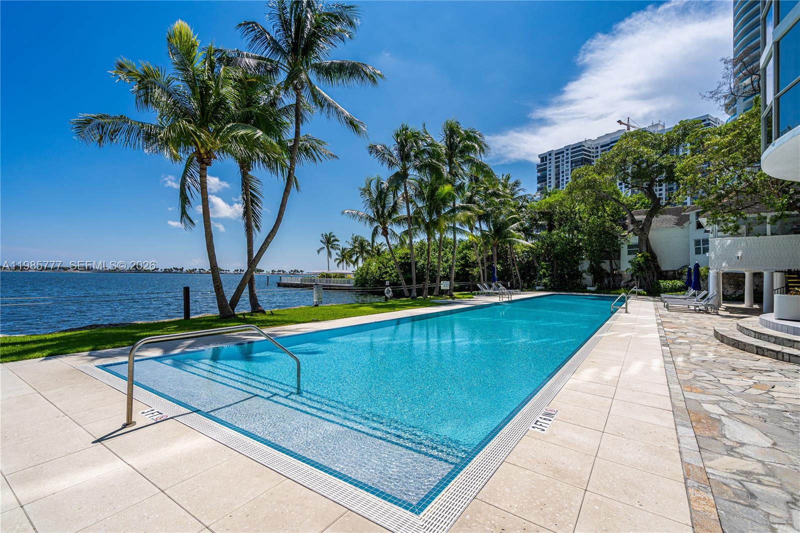 ATLANTIS ON BRICKELL COND - Residential