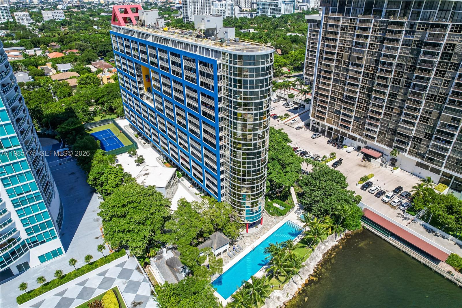 ATLANTIS ON BRICKELL COND - Residential
