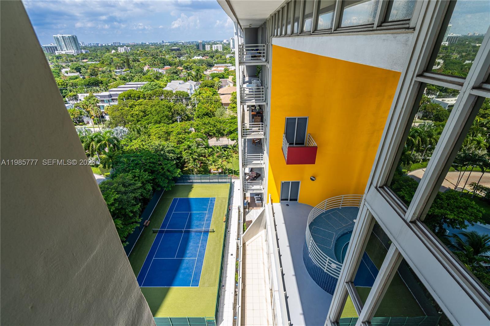 ATLANTIS ON BRICKELL COND - Residential