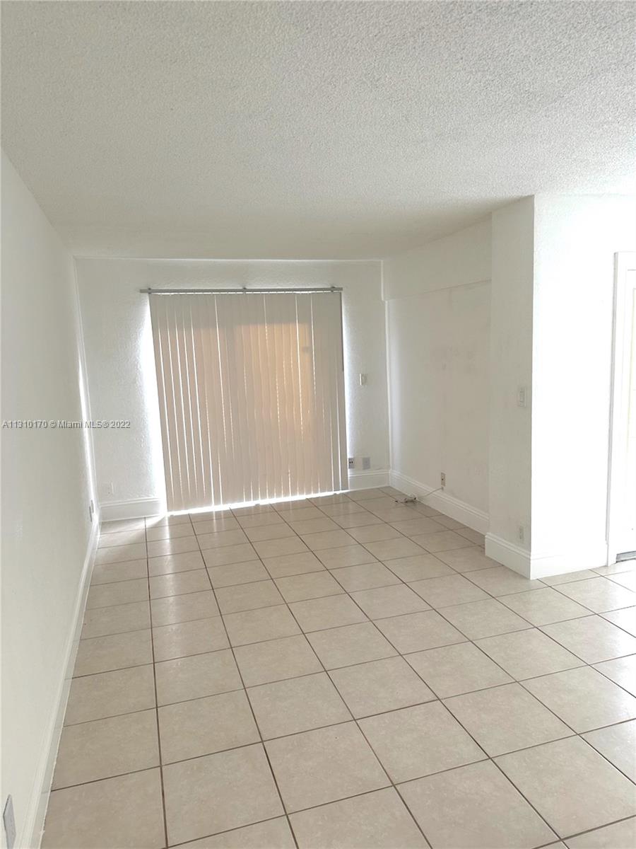 Photo 7 of 18 of listing 2904a9a7-9b6b-4d98-9a1e-da439f5e41b8 townhome