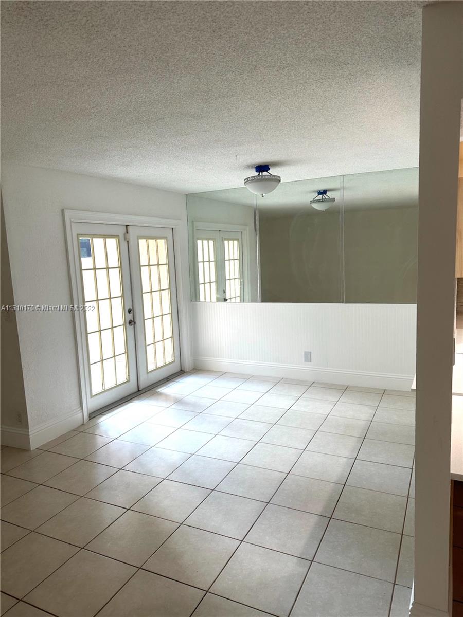 Photo 9 of 18 of listing 2904a9a7-9b6b-4d98-9a1e-da439f5e41b8 townhome