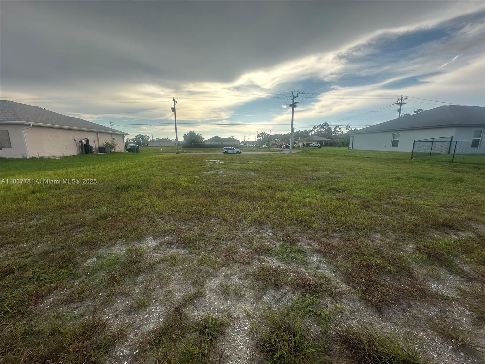 GREAT LOT TO BUILD YOUR DREAM HOME. URBANIZED AREA, SPECTACULAR LOCATION, LOTS OF NEW CONSTRUCTION ALL AROUND. VACANT LOT IN CAPE CORAL SURROUNDED BY MILLIONAIRE HOMES. MAKE AN OFFER TODAY. RESIDENTIAL LOT. DONT MAKE THIS OPPORTUNITY GO BY.
