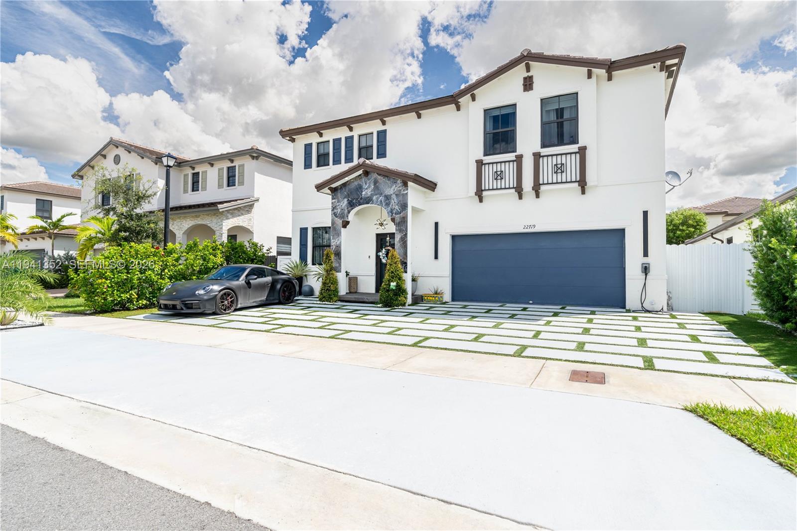 KENDALL ASSEMBLAGE NORTH - Residential Lease