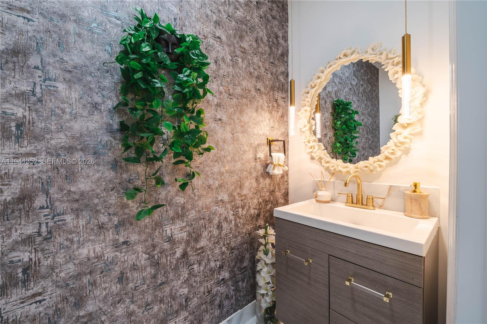 KENDALL ASSEMBLAGE NORTH - Residential Lease