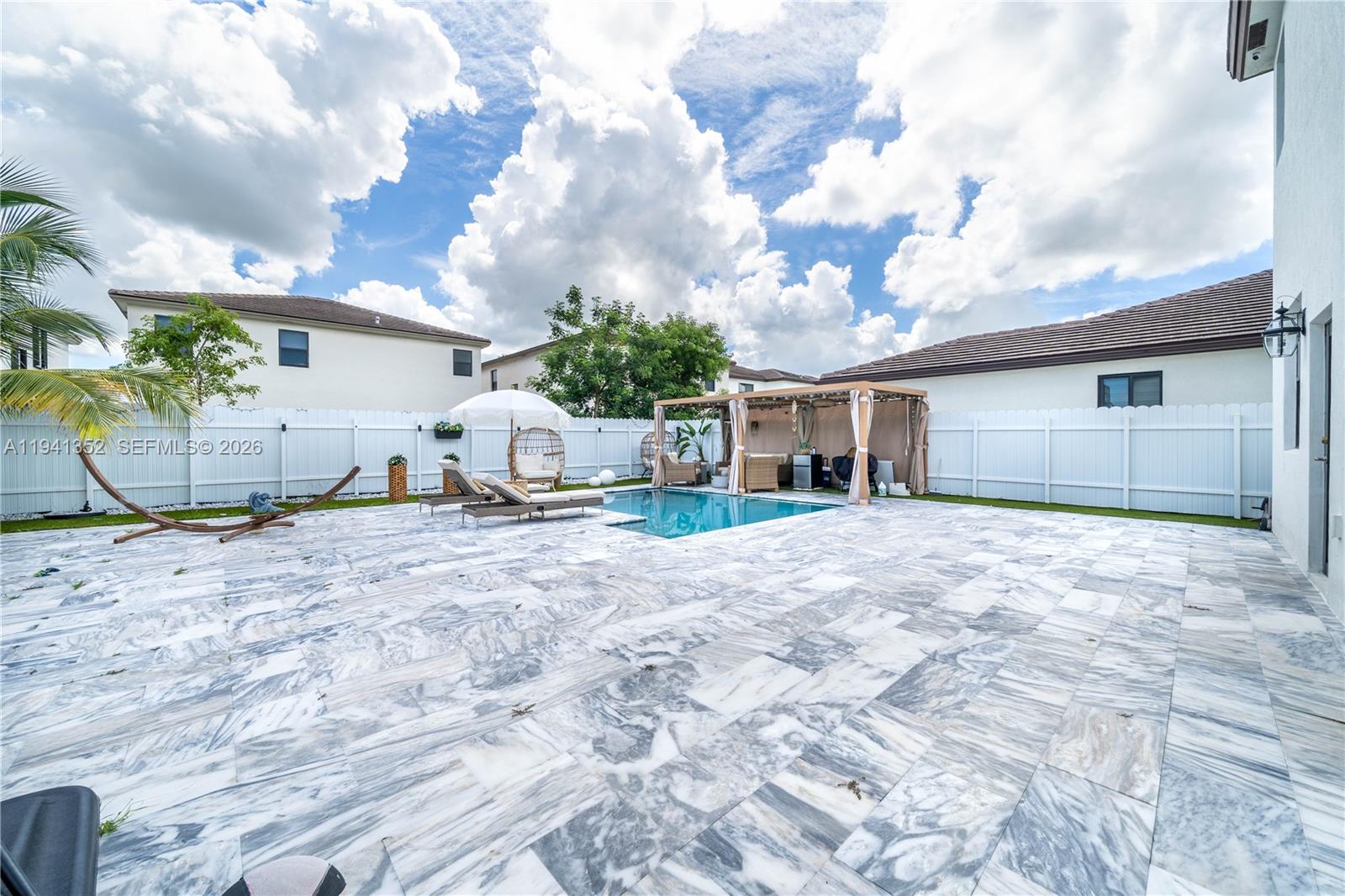 KENDALL ASSEMBLAGE NORTH - Residential Lease