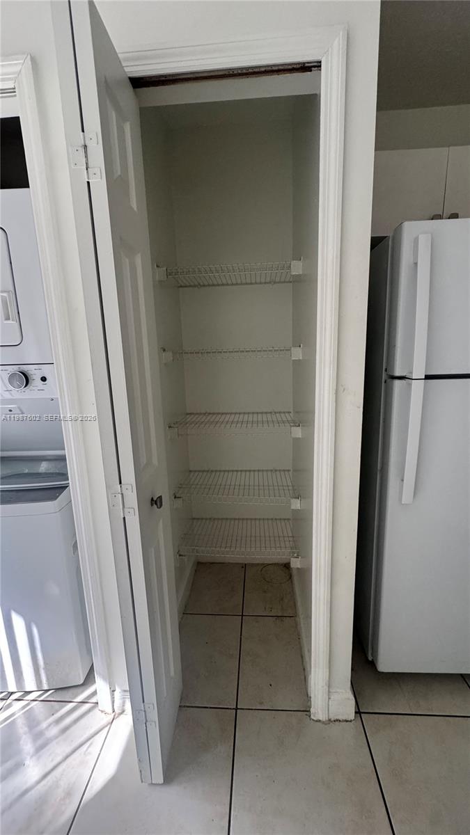 VENETIA GARDENS SOUTH CON - Residential Lease