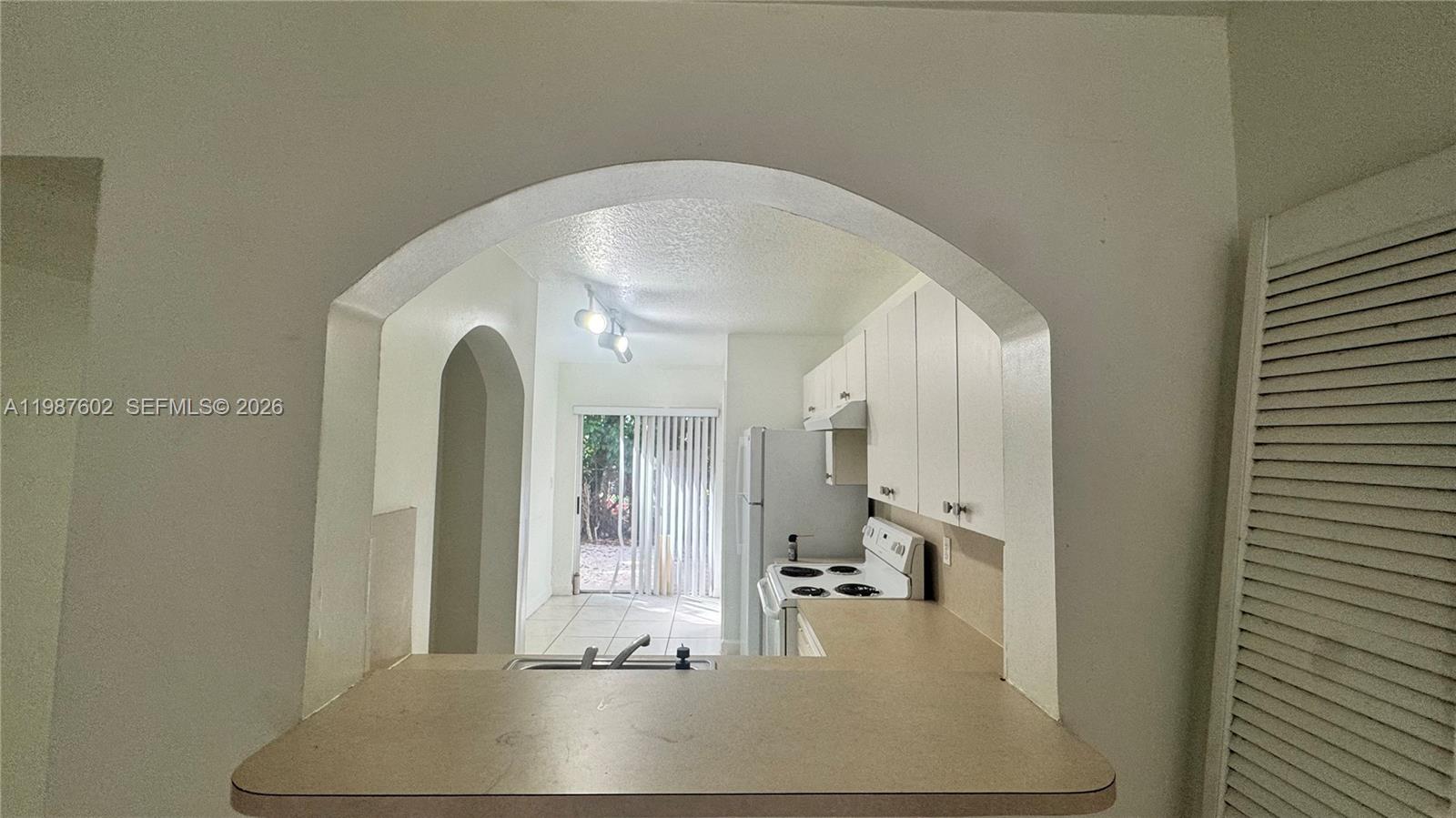 VENETIA GARDENS SOUTH CON - Residential Lease